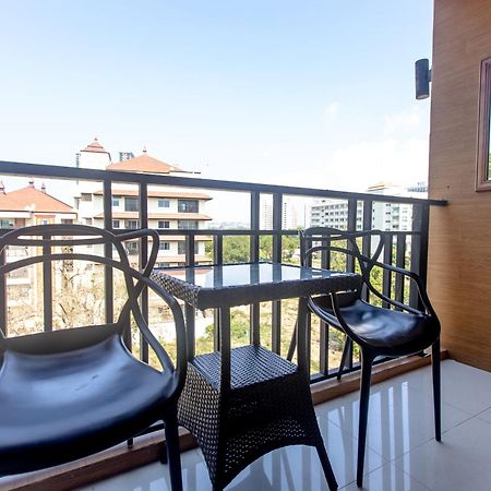 Sun Sky Resort Near Beach Pantai Jomtien Bagian luar foto