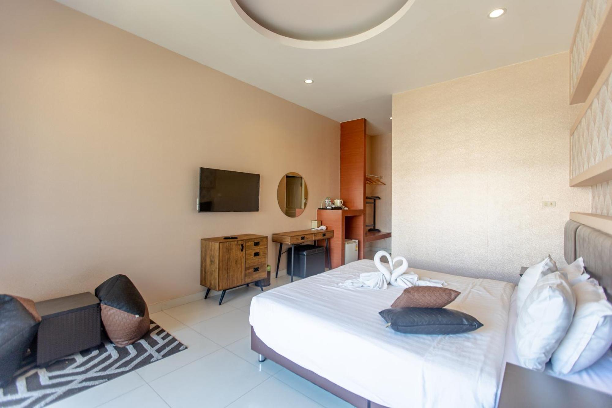 Sun Sky Resort Near Beach Pantai Jomtien Bagian luar foto